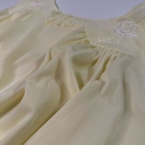 Vintage 70s Yellow Embroidered Nightgown size L